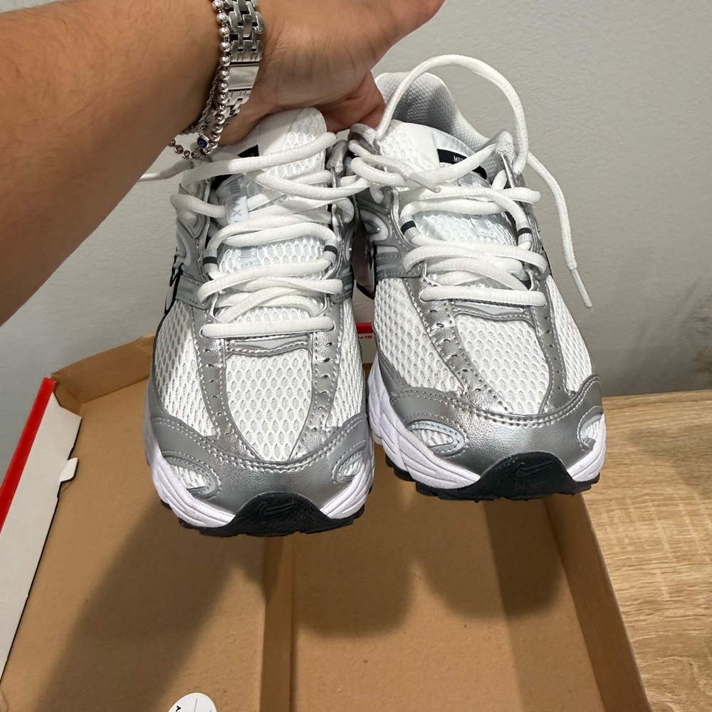 Nike Women's White and Silver Mesh Sneakers with Black Swoosh - Picture 3 of 9